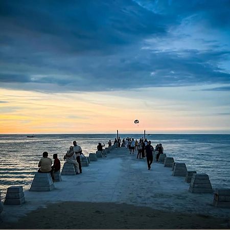 Executives Pantai Seaview Batu Ferringhi 2704 - 2 Bedrooms 外观 照片